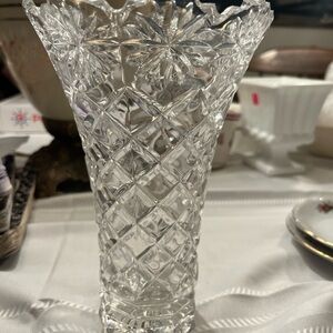 Elegant Clear Crystal Vase